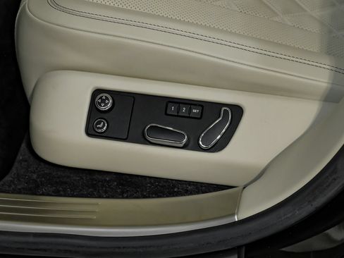 Used 2018 Bentley Flying Spur W12 AWD/4WD image 41