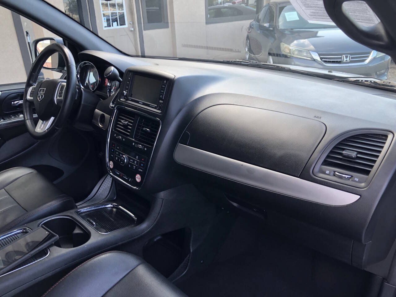 Used 2019 Dodge Grand Caravan GT FWD image 7