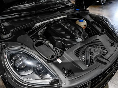 Used 2017 Porsche Macan GTS AWD/4WD image 62