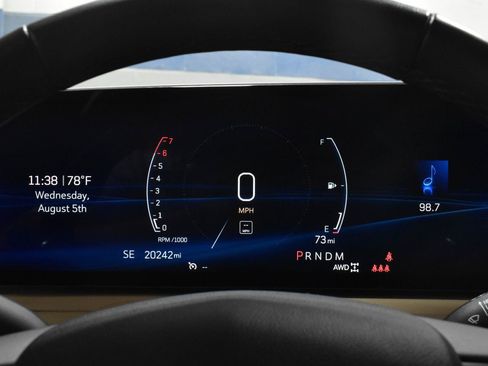 Certified 2024 Cadillac XT4 Luxury w/ Cold Weather Package AWD/4WD image 18