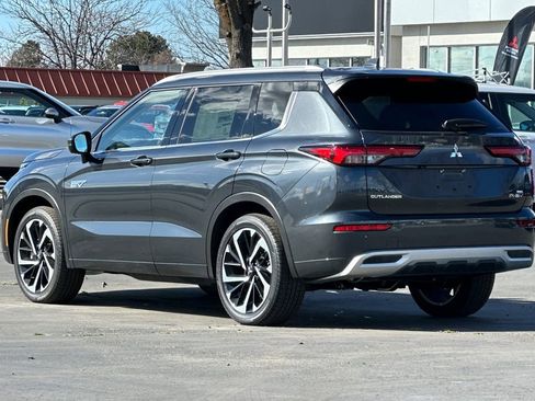 New 2025 Mitsubishi Outlander 4WD Plug-In Hybrid image 6