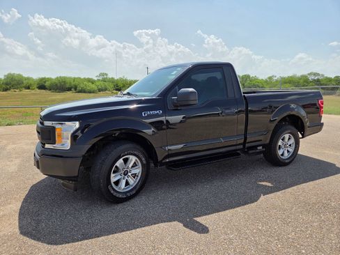 Used 2018 Ford F150 XL w/ Equipment Group 101A Mid RWD image 3