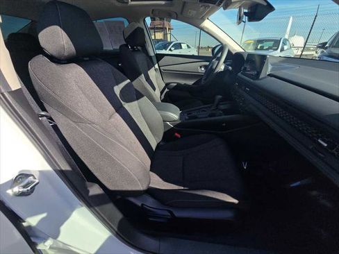 Used 2024 Honda Accord EX image 11