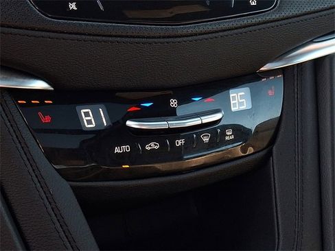 Used 2025 Cadillac XT5 Premium Luxury image 14