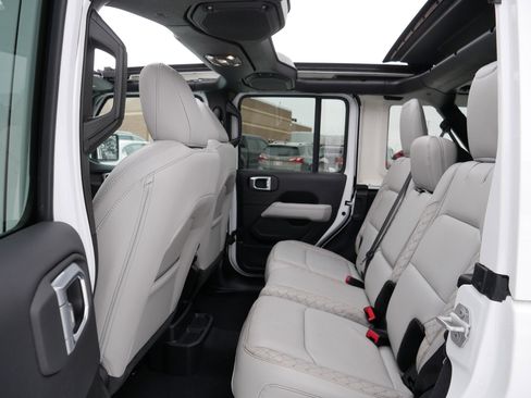 Certified 2023 Jeep Wrangler Unlimited Sahara image 36