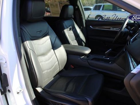 Used 2019 Cadillac XT5 Platinum image 11