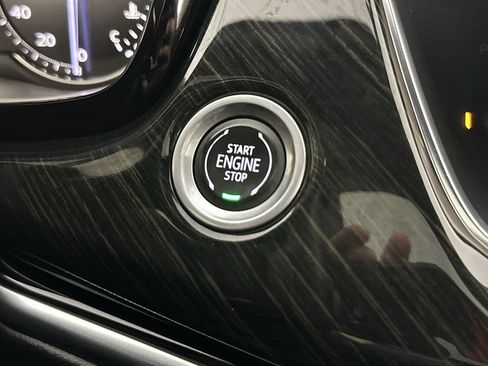 Used 2020 Cadillac XT6 Premium Luxury FWD image 18