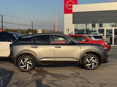 New 2025 Nissan Kicks SV