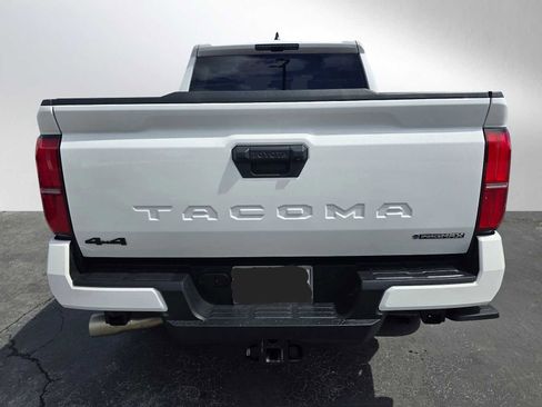Used 2025 Toyota Tacoma TRD Off-Road image 4