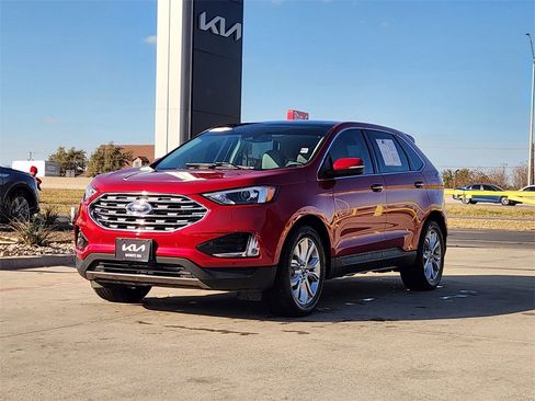 Used 2022 Ford Edge Titanium image 3
