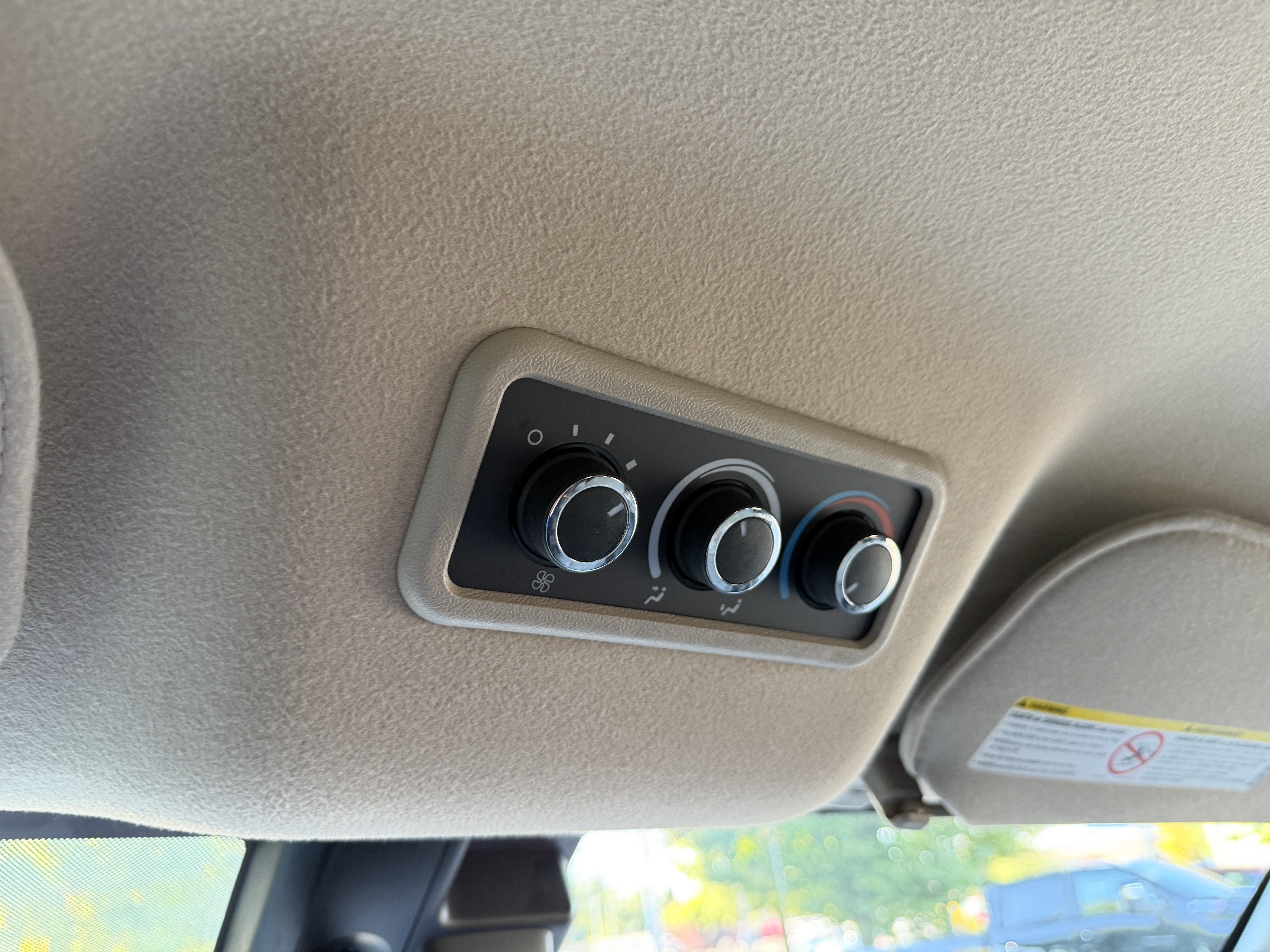 Used 2025 GMC Savana 3500 LT w/ LT Preferred Equipment Group RWD image 21