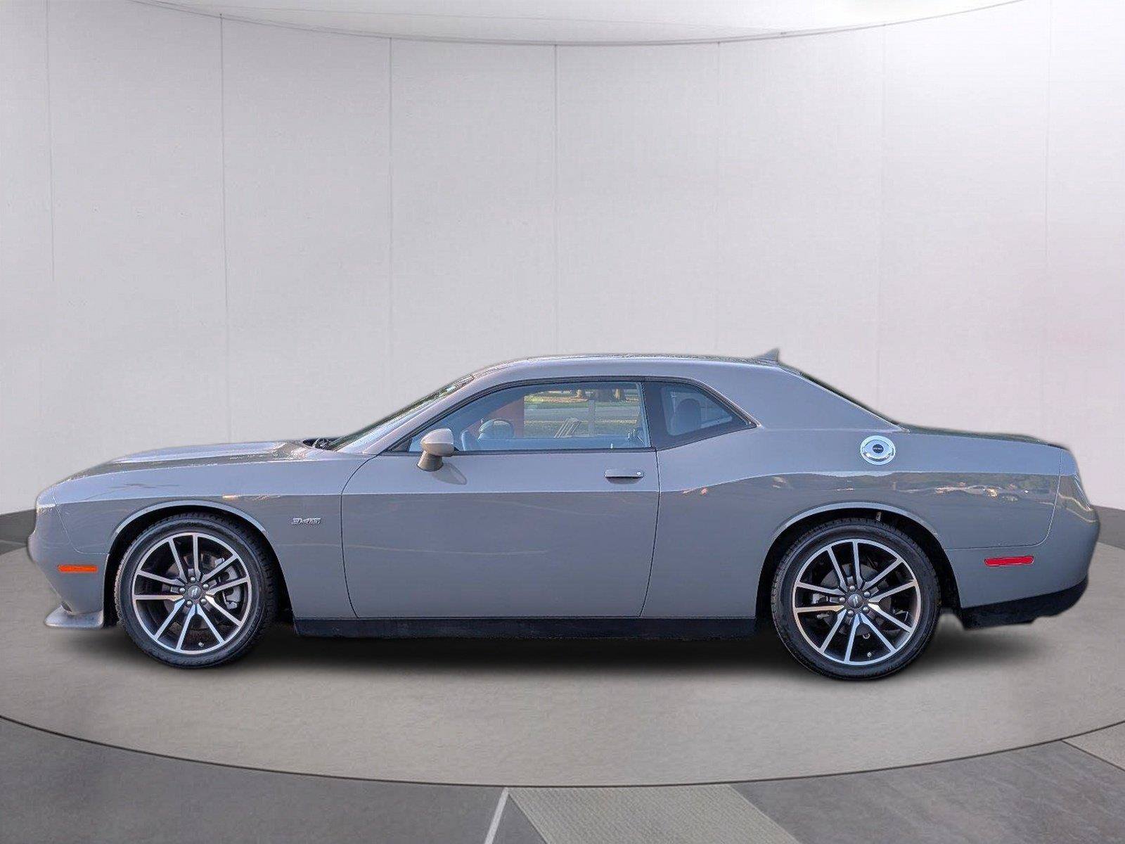 Used 2023 Dodge Challenger R/T RWD image 2