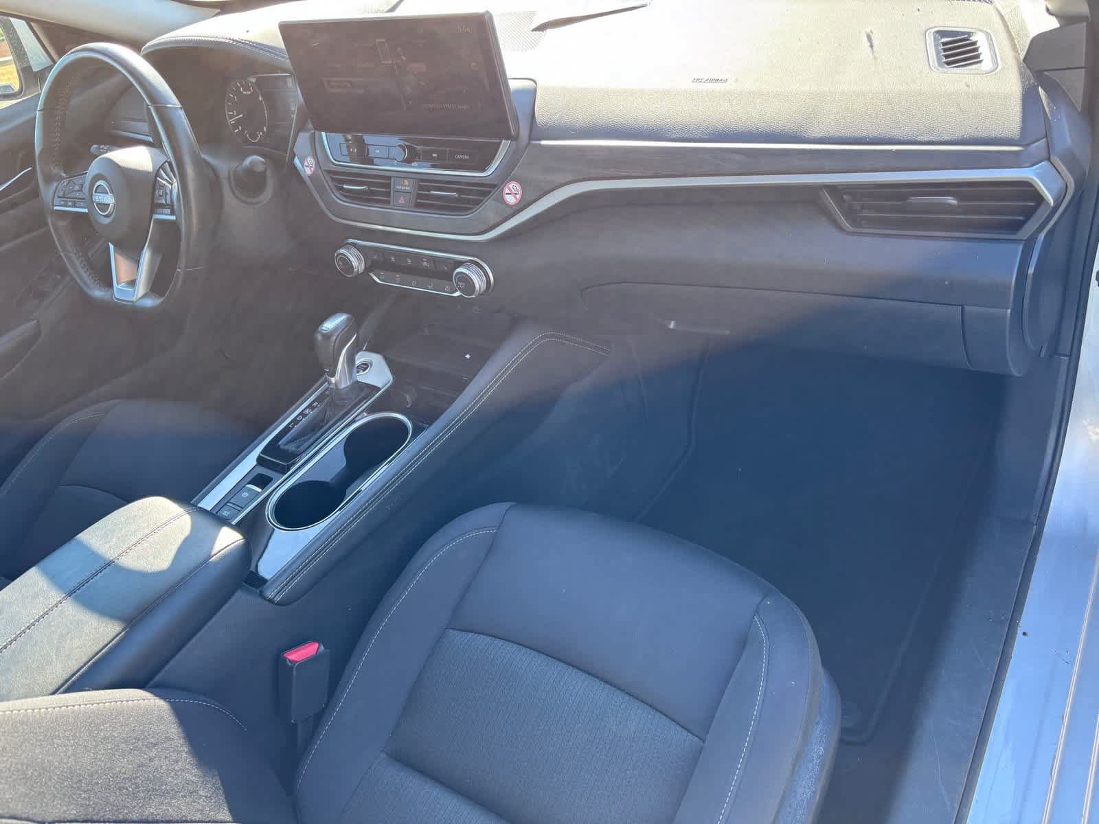 Used 2024 Nissan Altima 2.5 SV w/ SV Premium Package FWD image 9
