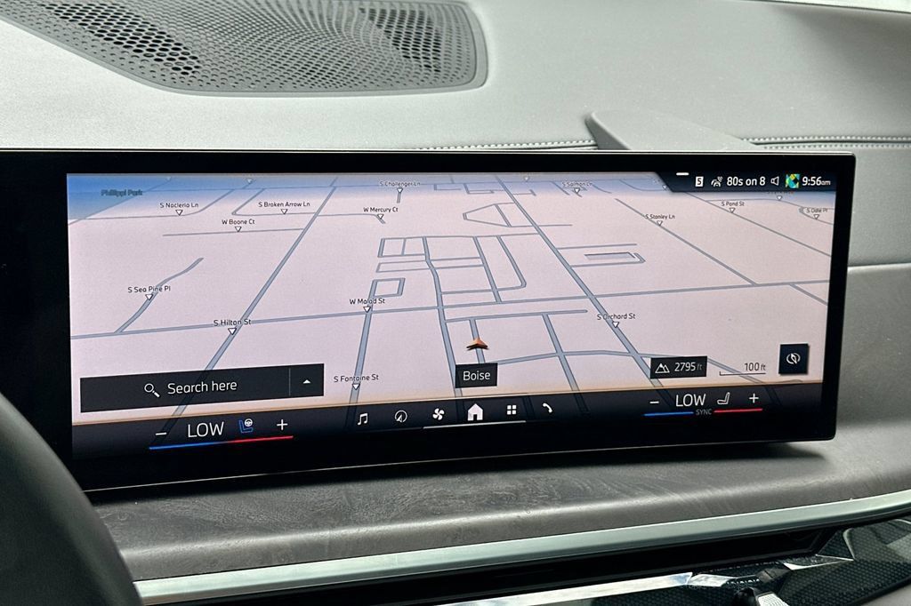 Used 2025 BMW X7 xDrive40i AWD/4WD image 23