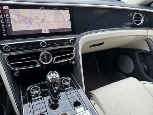 Used 2021 Bentley Flying Spur W12 AWD/4WD image 24