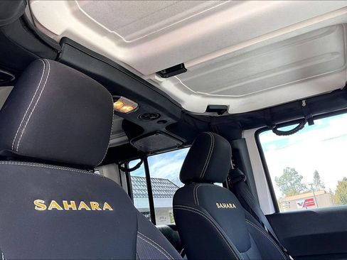 Used 2015 Jeep Wrangler Unlimited Sahara w/ Max Tow Package AWD/4WD image 13