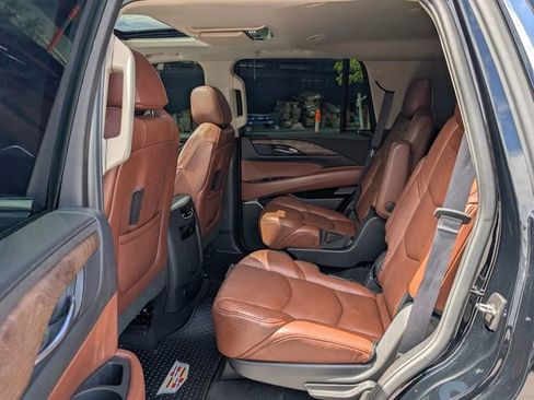 Used 2019 Cadillac Escalade Premium Luxury AWD/4WD image 12
