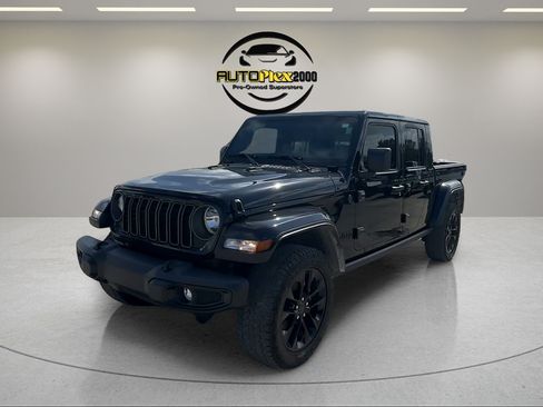 Used 2024 Jeep Gladiator Sport AWD/4WD image 3