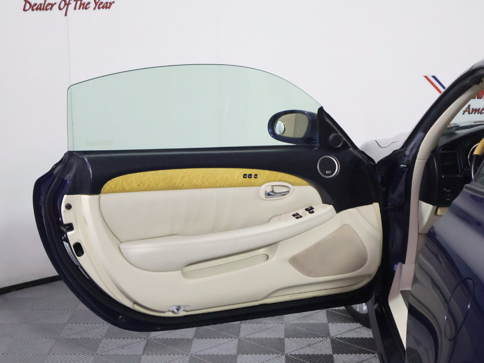 Used 2002 Lexus SC 430 Convertible RWD image 24