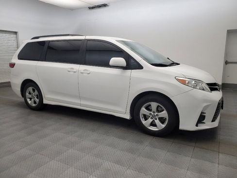Used 2018 Toyota Sienna LE FWD image 11