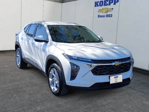 New 2026 Chevrolet Trax LS w/ LS Convenience Package image 7