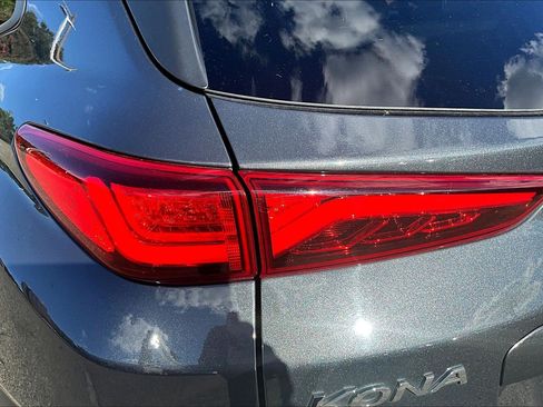 Used 2018 Hyundai Kona Limited AWD/4WD image 30
