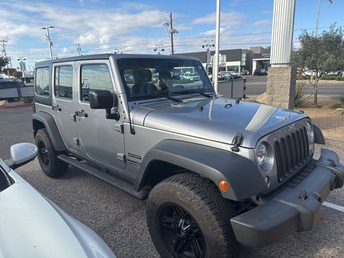 Used 2017 Jeep Wrangler Unlimited Sport w/ Connectivity Group image 4