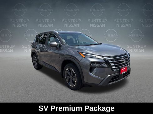 Used 2025 Nissan Rogue SV w/ SV Premium Package FWD image 9