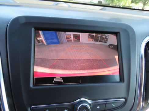 Used 2022 Chevrolet Equinox LT image 7