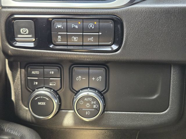 Used 2025 GMC Yukon Denali AWD/4WD image 22