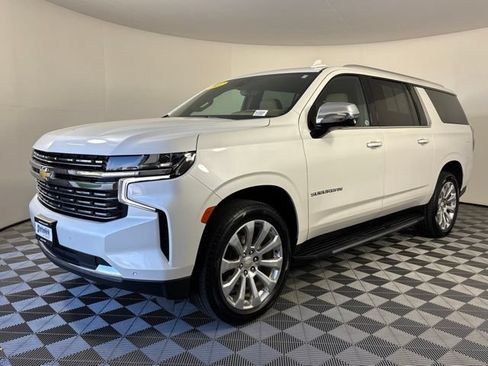 Used 2022 Chevrolet Suburban Premier AWD/4WD image 2