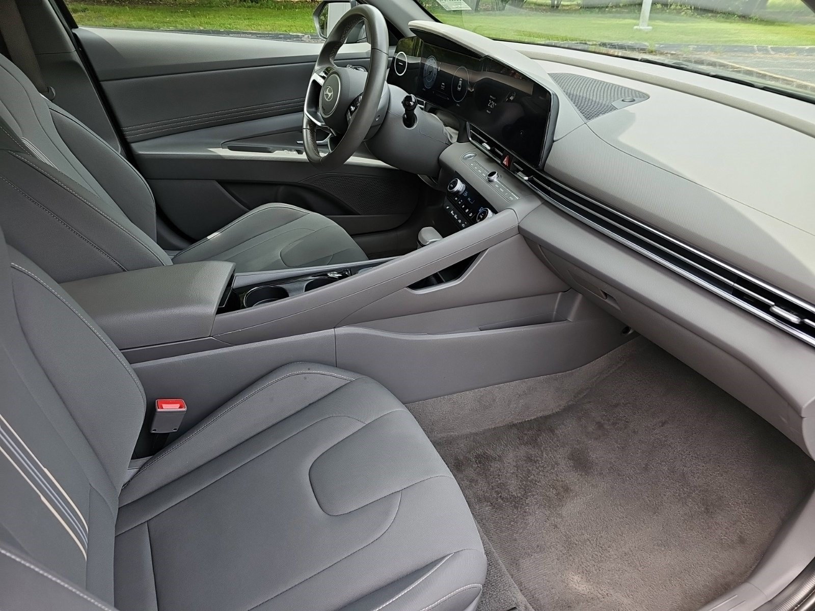 Used 2025 Hyundai Elantra SEL FWD image 10