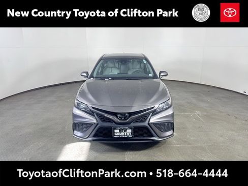 Used 2023 Toyota Camry SE image 8