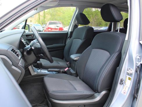 Used 2014 Subaru Forester 2.5i Premium w/ All-Weather Package AWD/4WD image 25