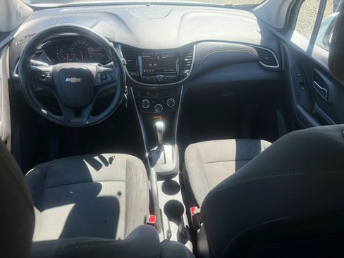 Used 2020 Chevrolet Trax LT AWD/4WD image 30