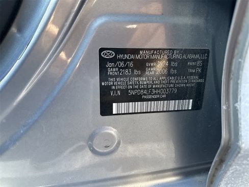 Used 2017 Hyundai Elantra SE image 8