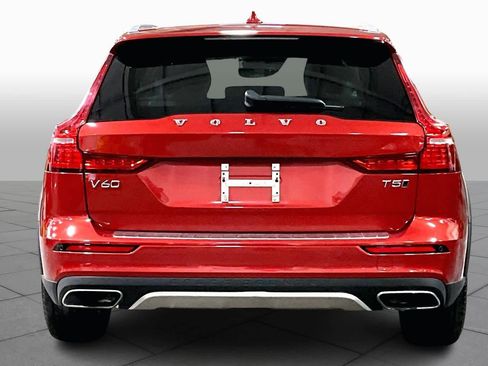 Used 2020 Volvo V60 T5 Cross Country w/ Protection Package image 5