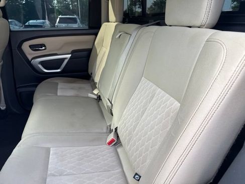 Used 2018 Nissan Titan SV AWD/4WD image 18