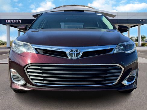 Used 2015 Toyota Avalon Limited image 4