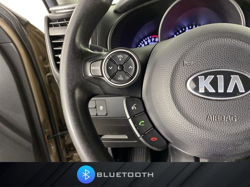 Used 2015 Kia Soul FWD image 18