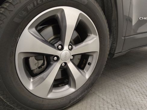 Used 2020 Jeep Cherokee Limited w/ Technology Group image 31