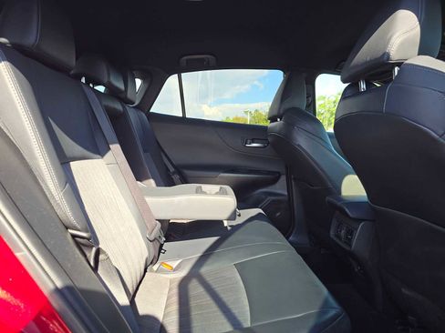 Used 2021 Toyota Venza XLE image 12