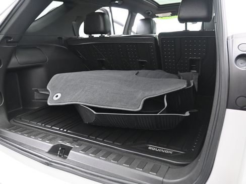 Used 2023 Chevrolet Equinox Premier image 24