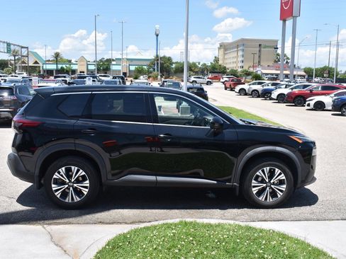 Used 2021 Nissan Rogue SV FWD image 15