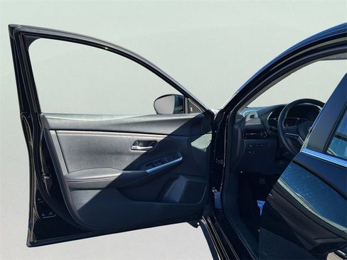 Used 2025 Nissan Sentra SR image 34