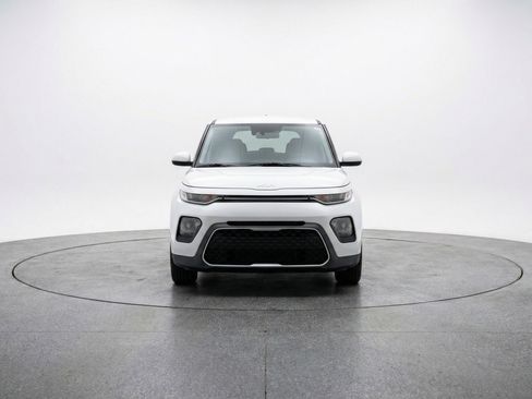 Used 2025 Kia Soul LX w/ LX Technology Package image 2