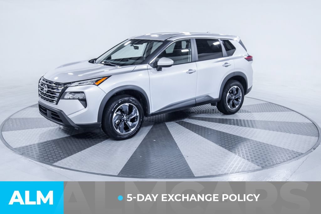 Used 2024 Nissan Rogue SV FWD image 3