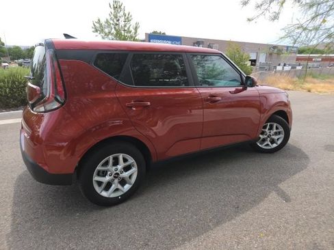 Certified 2025 Kia Soul S FWD image 4