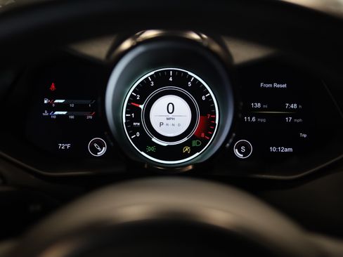 Used 2023 Aston Martin V8 Vantage Coupe RWD image 17