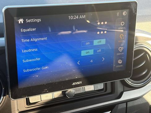 Used 2019 Toyota Tacoma SR5 AWD/4WD image 21